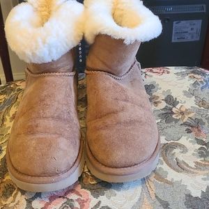 Size 7 ugg boots